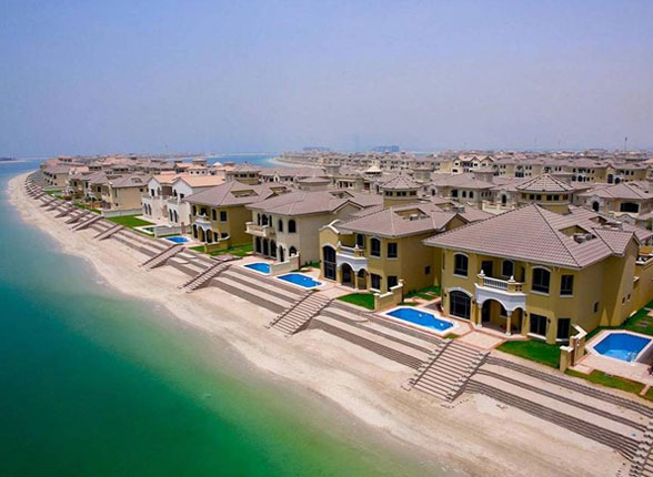 Dubai beach constructions