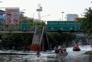 Bangkok Floods 2011 - Pinklao Bridge area - 30 October 2011 