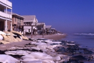 Figure-8-Sandbags-piled-up