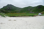 Figure-14-Haukland-Beach-view-to-the-mountains