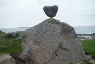 Figure-8b-Uttakleiv-Beach-heart-shaped-rock-on-boulder