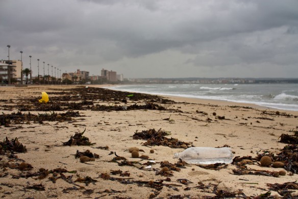 spain-beach-pollution