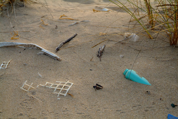 plastic-debris-beach