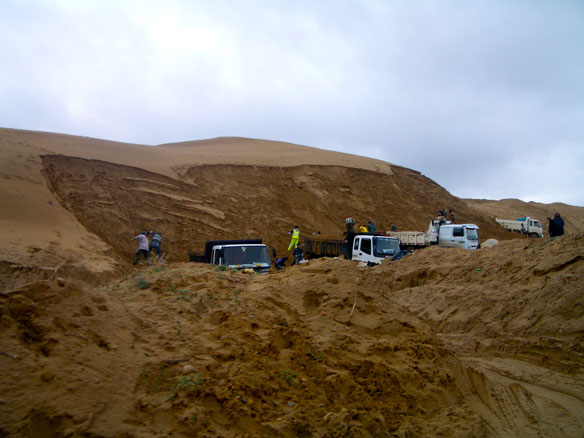 470,000 US dollars worth of illegally mined sand seized in 2019, Algeria