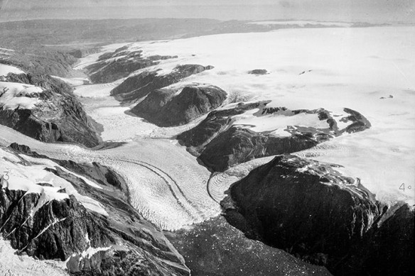 1935-glacier-greenland