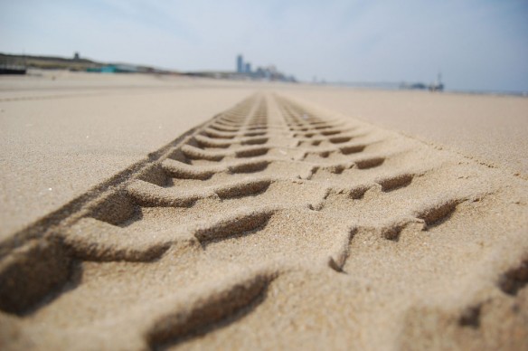 beach-driving-tracks