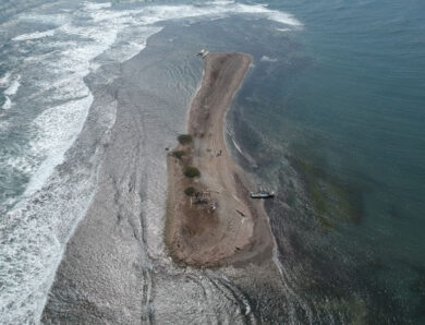 Isla Arena: Where did this refuse come from? Marine anthropogenic litter on a remote island of the Colombian Caribbean sea