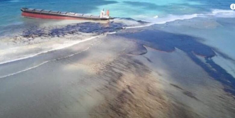 The ship that leaked oil into pristine Mauritian waters could break in two. That would be an environmental catastrophe