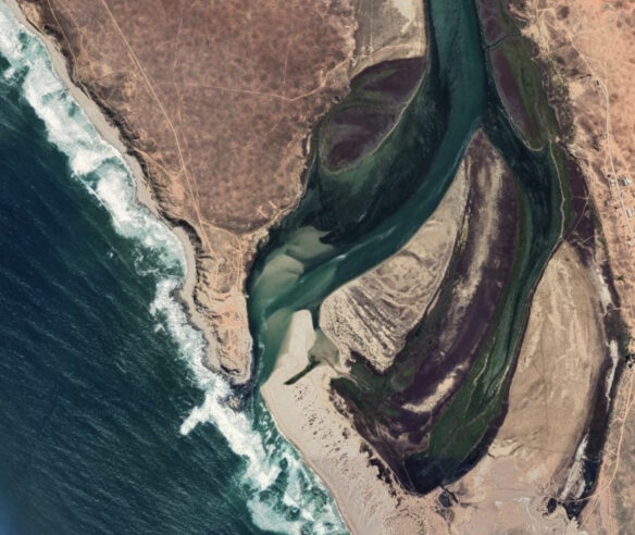 Satellite view of the Olifants River Estuary, South Africa (image via Google Earth: Maxar Technologies AfriCIS(Pty) Ltd CNES / Airbus Data SIO, NOAA; U.S. Navy, NGA, GEBCO Terrametrics).