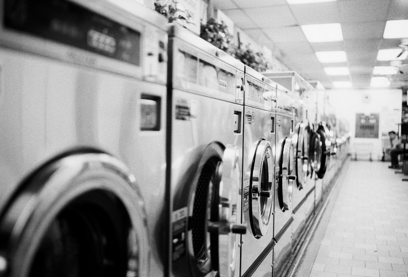Laundrymat (sic) by alessandro silipo CC BY-NC-ND 2.0 via Flickr.