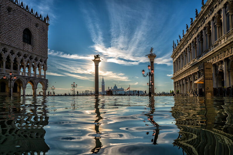 View out from flooded Piazza San Marco, Venice, 2019 (by Roberto Trombetta CC BY-NC 2.0 via Flickr).