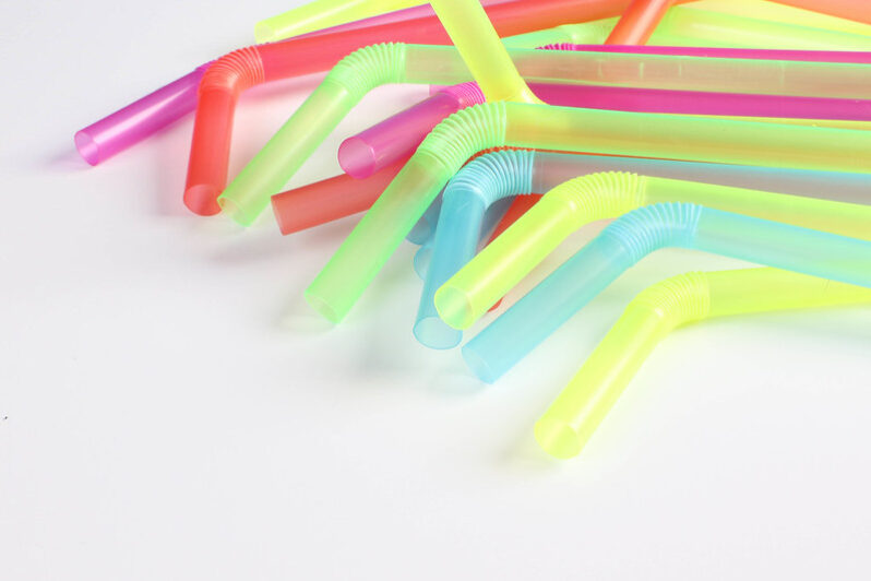 Multi-colored plastic drinking straws (by Marco Verch CC BY 2.0 via Flickr).