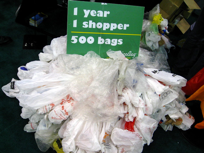 1 year of plastic shopping bags (by Frank Gruber CC BY-NC-ND 2.0 DEED via Flickr).