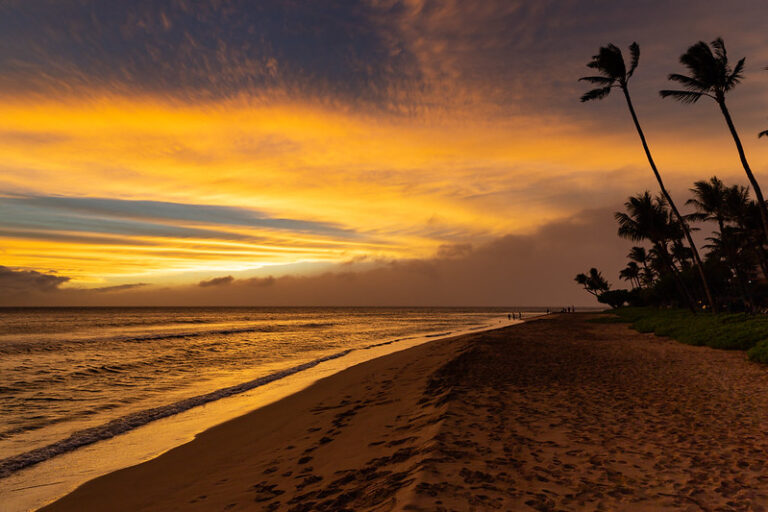 Sunset on Kaanapali beach Maui Hawaii (by dronepicr CC BY 2.0 DEED via Flickr).