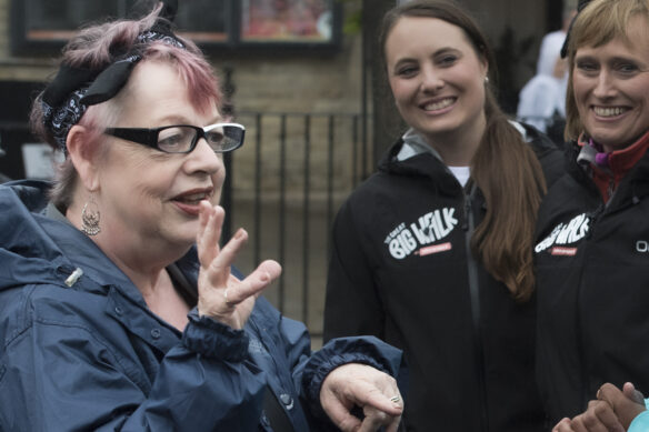 Comedian Jo Brand speaks with walkers before beginning the ‘The Great Big Walk’ in Batley, Leeds, May 29, 2017 (by Anthony Devlin / PA Wire CC BY 2.0 DEED via Flickr).
