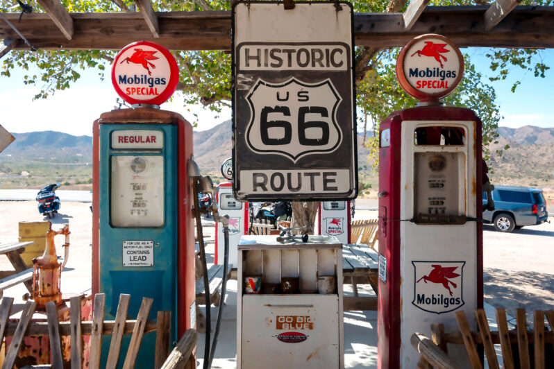 Hackberry Gas Pumps, Route 66, Arizona (by Eric Kilby CC BY-SA 2.0 DEED via Flickr).