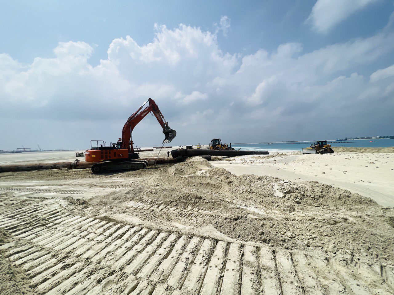 The reclamation work of K. Gulhifalhu is currently in progress. Total 16.9 million cubic meters of sand has been pumped out of the planned 18 million cubic meters, March 26, 2024(Courtesy of the Maldives Ministry of Construction and Infrastructure via X).