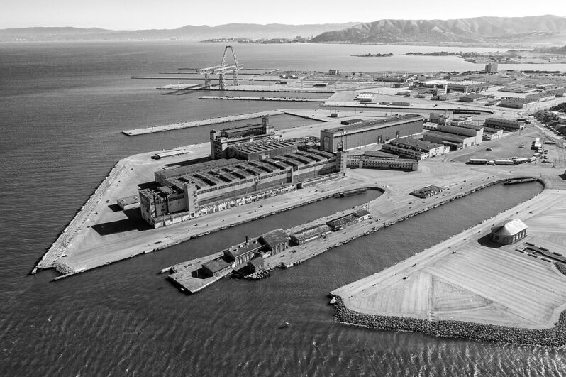 Hunters Point Naval Shipyard, San Francisco, California (by Chris Michel CC BY-SA 4.0, via Wikimedia).