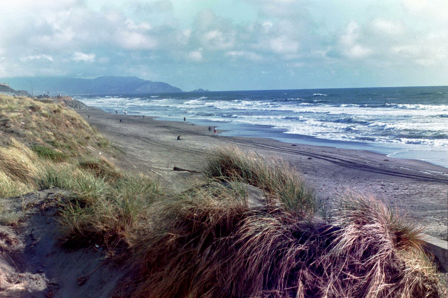 Ocean Beach in San Francisco, along the Great Highway. (by Sara Rosado, CC BY-NC-ND 2.0, via Flickr).